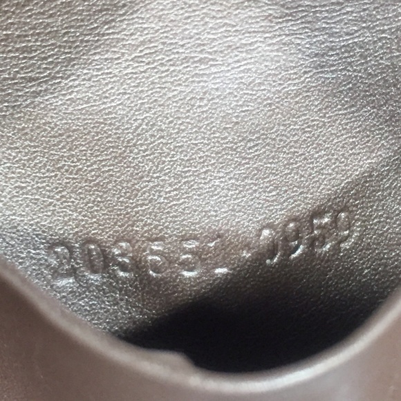 Gucci metallic dusty pink monogram embossed heart key case - Picture 12 of 12